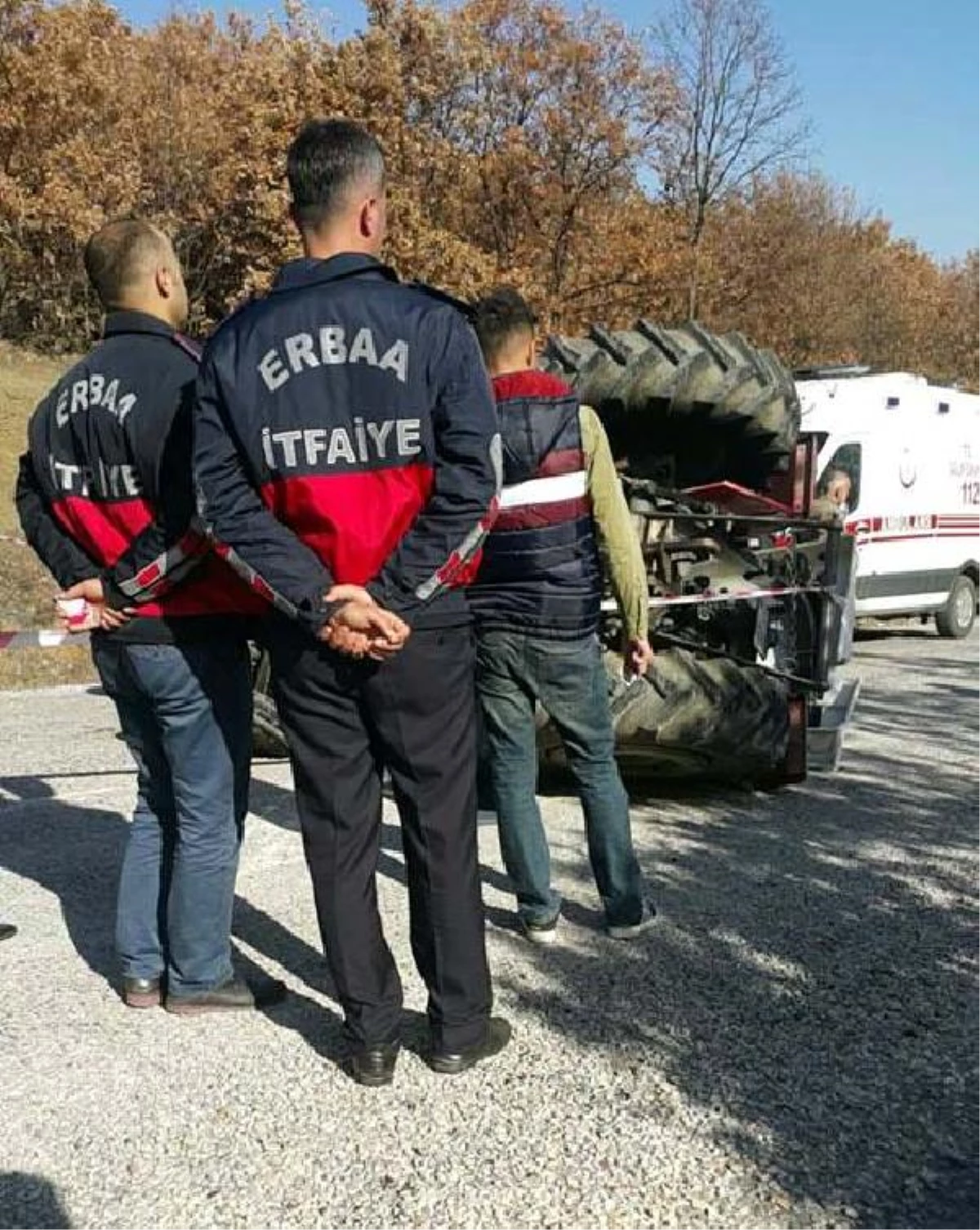Erbaa\'da Traktör Devrildi: 1 Ölü, 3 Yaralı