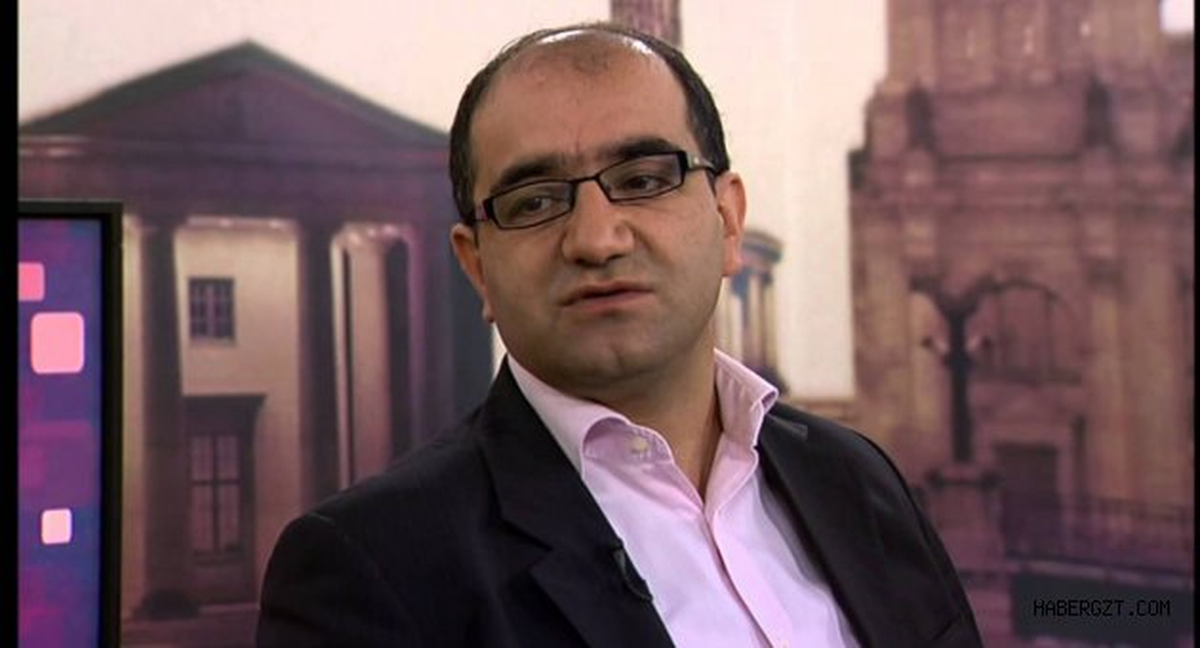 Göçmen Kökenli Milletvekillerinin Hayat Hikayelerini Kitaplaştırdı