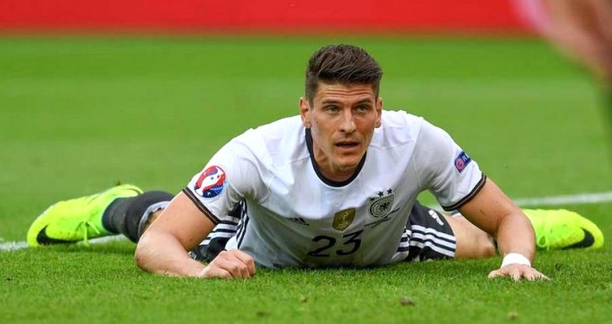 Mario Gomez, Almanya'nın Attığı 40 Şuttan Hiçbirini Kaleye Yollayamadı