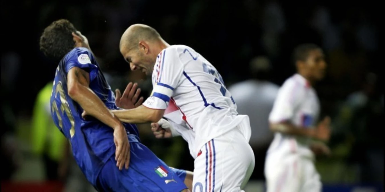 Materazzi\'ye Zidane Göndermesi!