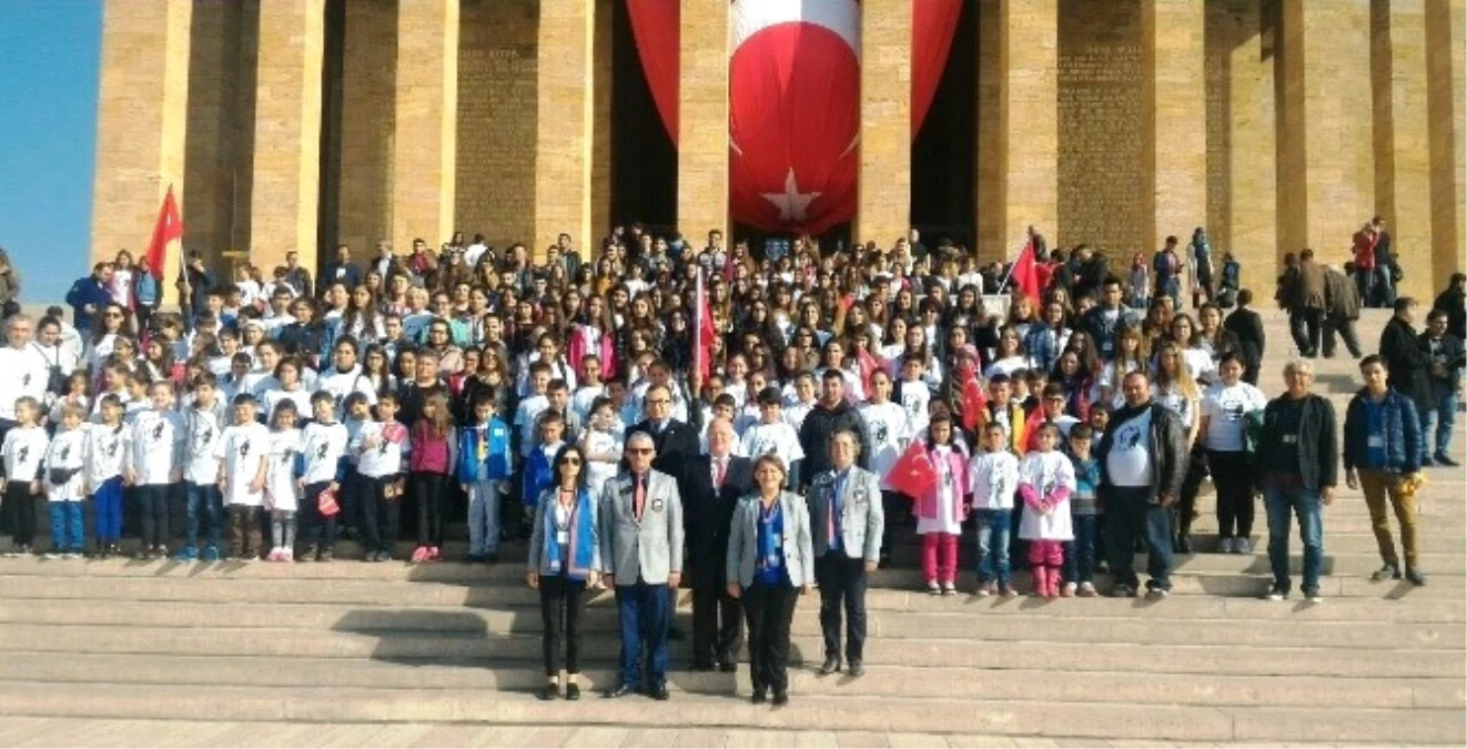 Rotaryenler Atatürk İçin Mevlit Okutup 350 Çocuğu Anıtkabir\'e Götürdü