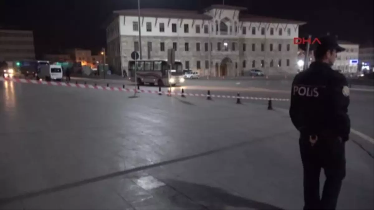 Sivas - Tarihi Jandarma Binası Önüne Bırakılan Kağıt Poşet, Tedirginlik Yarattı