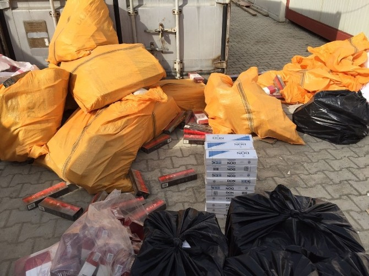 Van\'da 94 Bin Paket Kaçak Sigara Ele Geçirildi