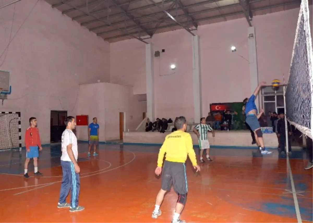 Çatak\'ta Voleybol Turnuvası