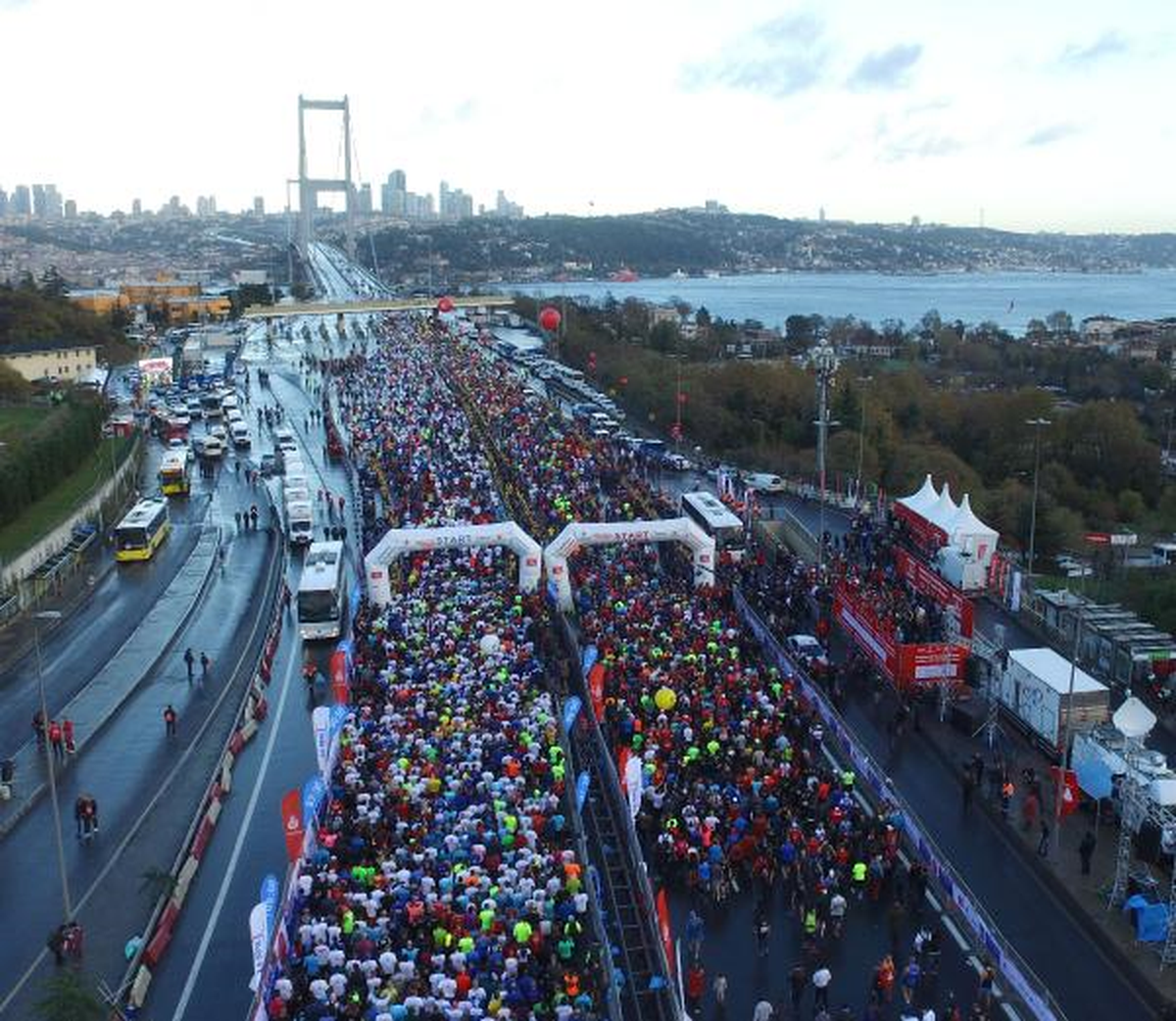 Ek Bilgi ve Fotoğraflarla) - 38. Vodafone İstanbul Maratonu Başladı