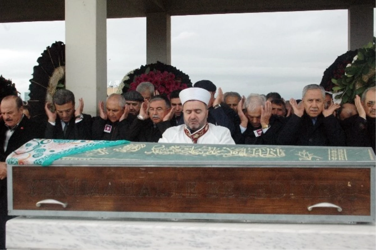 Güreş Camiası Yasta...fatma Ayık Son Yolculuğuna Uğurlandı