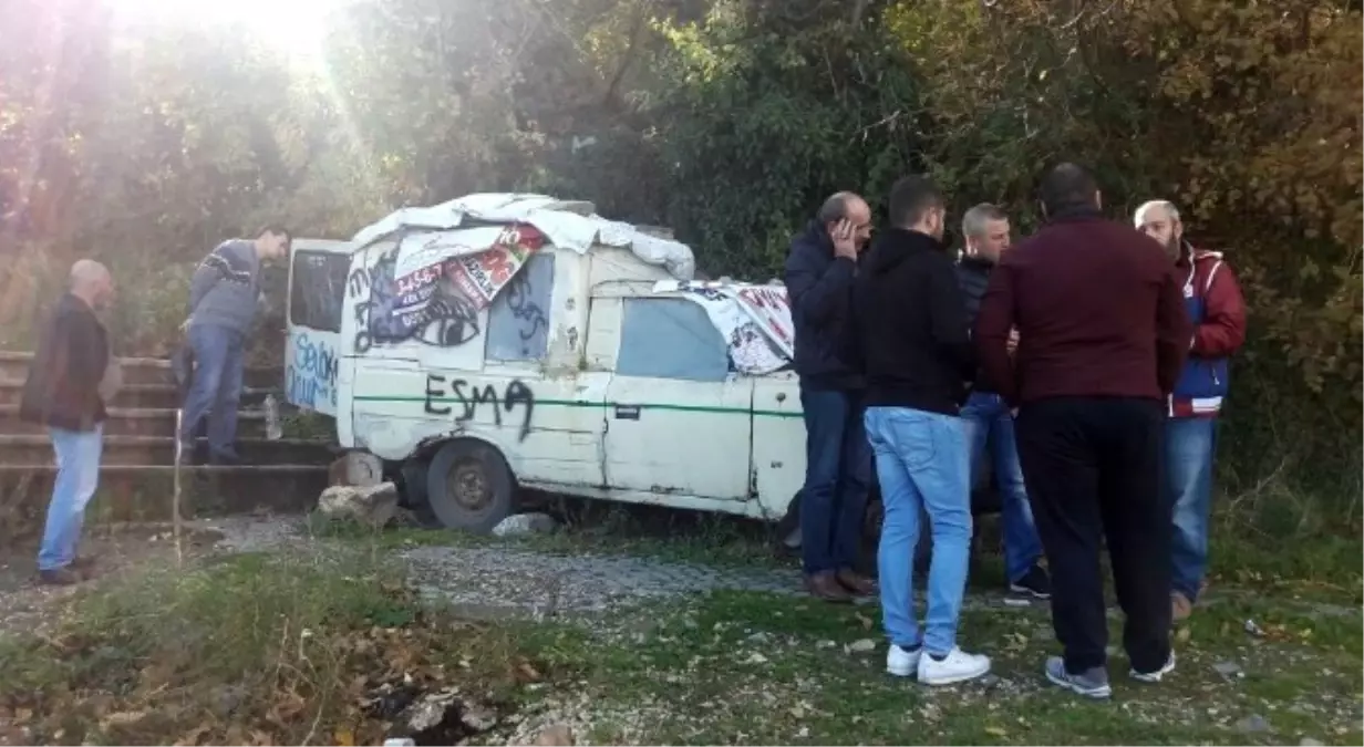 Kamyonetin Kasasında Ölü Bulundu