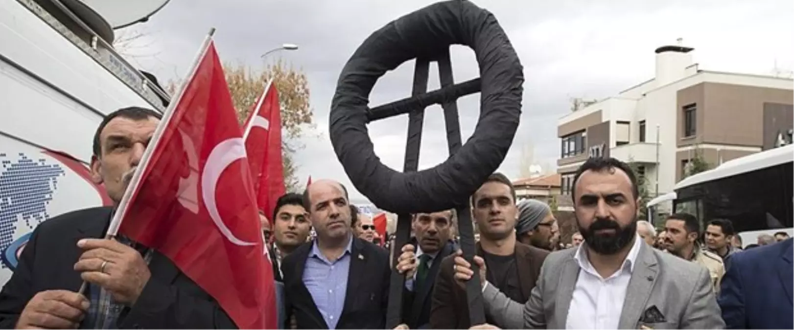 Lüksemburg\'un Ankara Büyükelçiliği Önünde Protesto