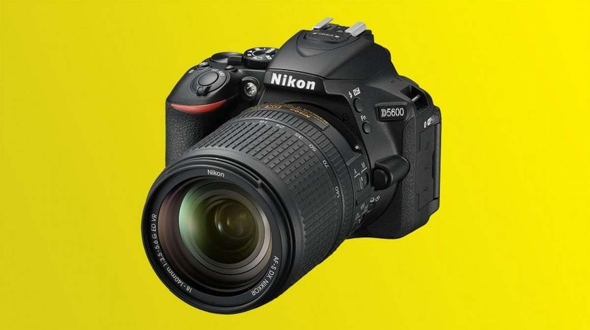Nikon\'un Yeni Canavarı!