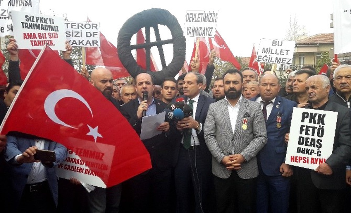 Şehit ve Gazi Yakınları Lüksemburg\'u Protesto Etti