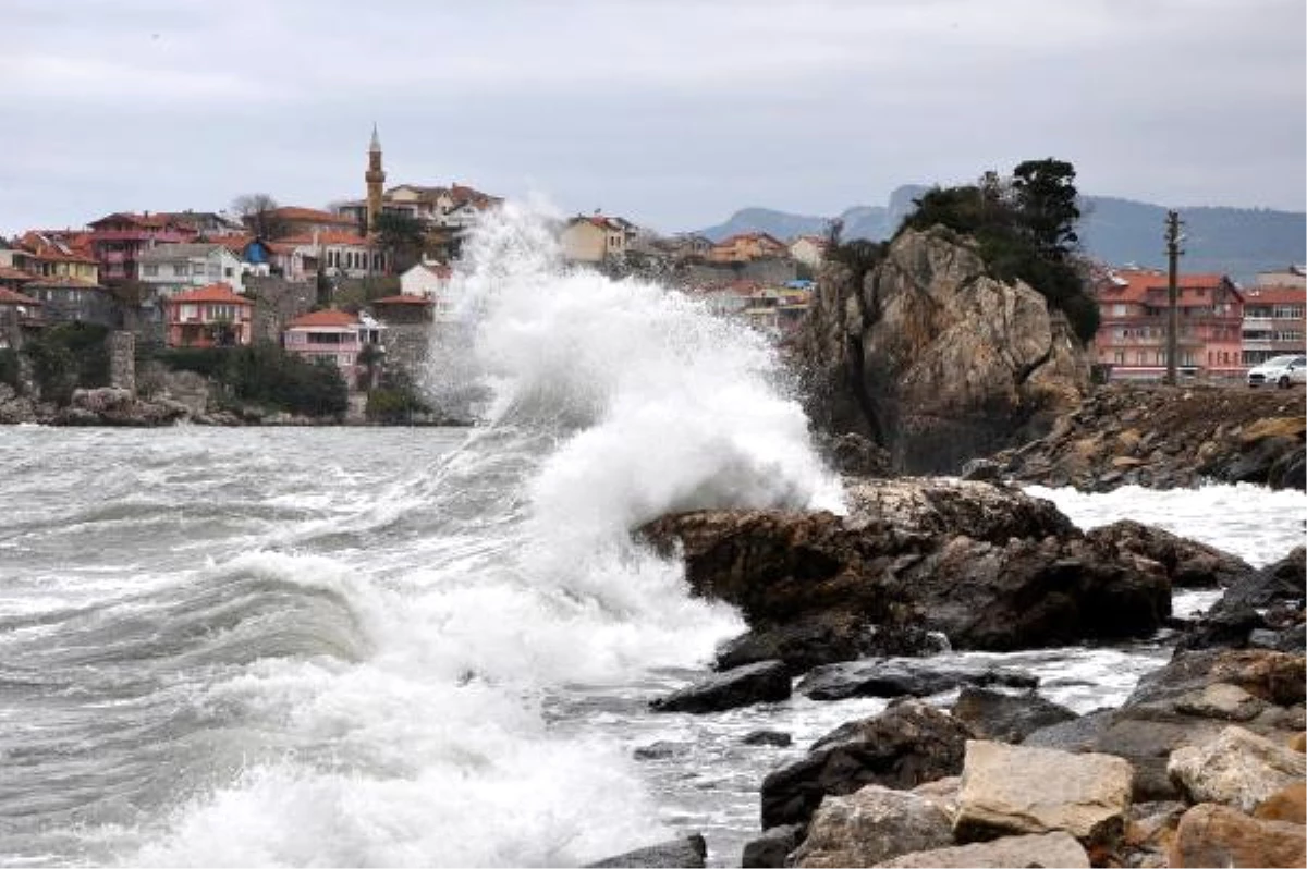 Amasra\'da Dev Dalgalar Oluştu