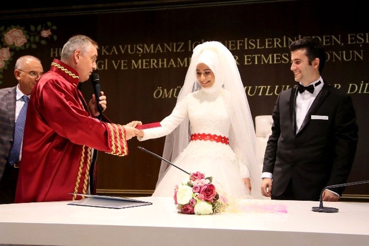 Başkan Aydın, Gençlerin Mutluluklarına Ortak Oluyor