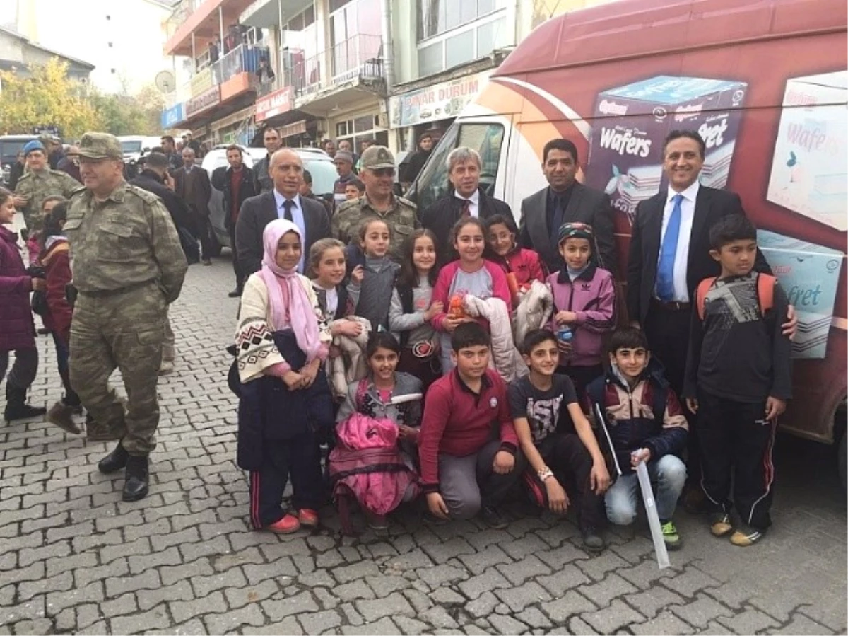 Bitlis Valisi Çınar\'ın Mutki Ziyareti