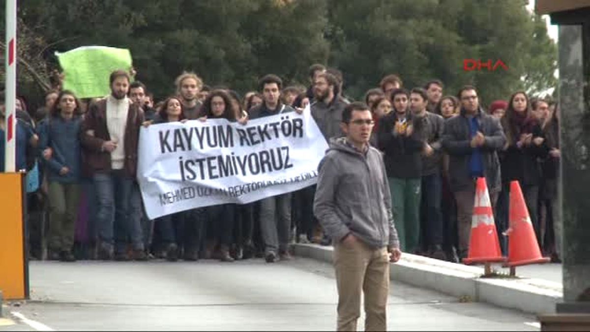 Boğaziçi Üniversitesi\'nde Rektör Eyleminde Gerginlik