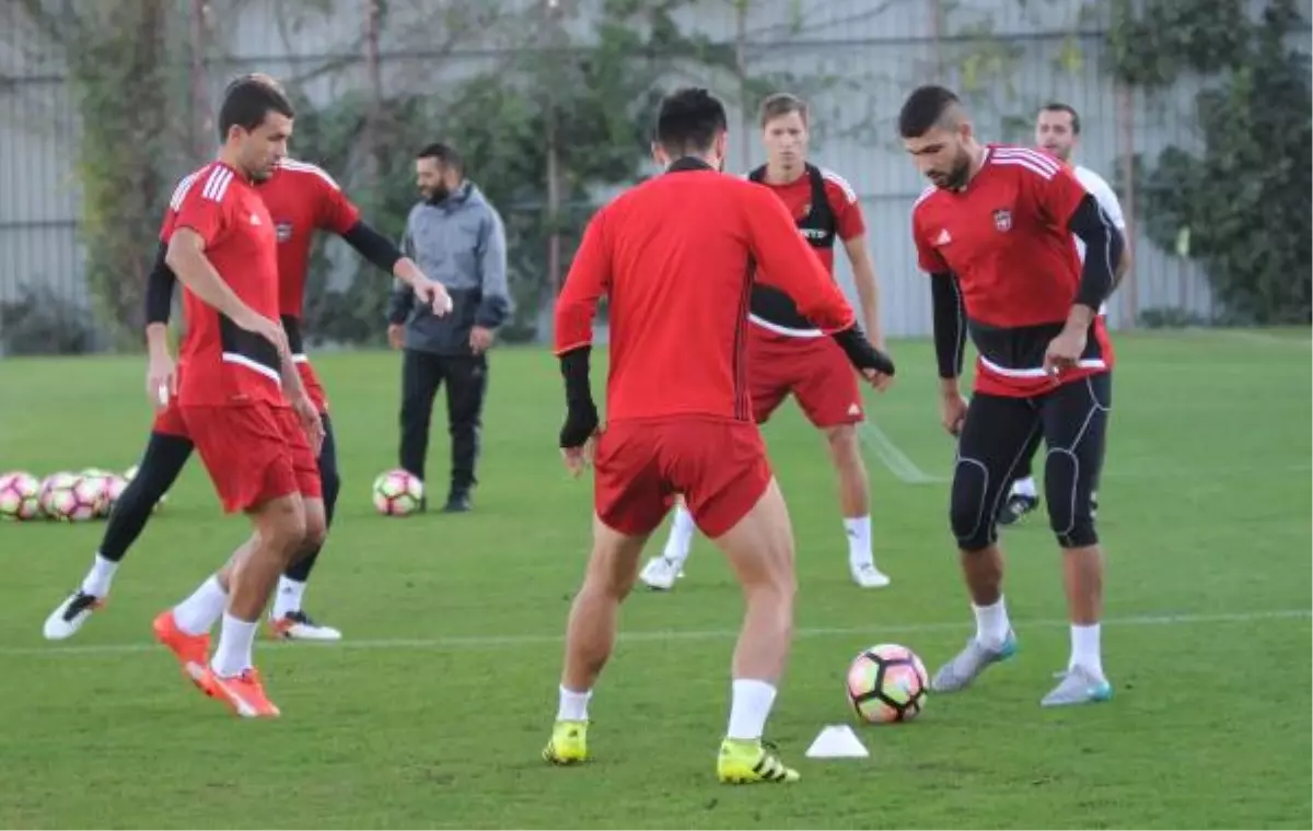 Gaziantepspor, Salon ve Sahada Çalıştı