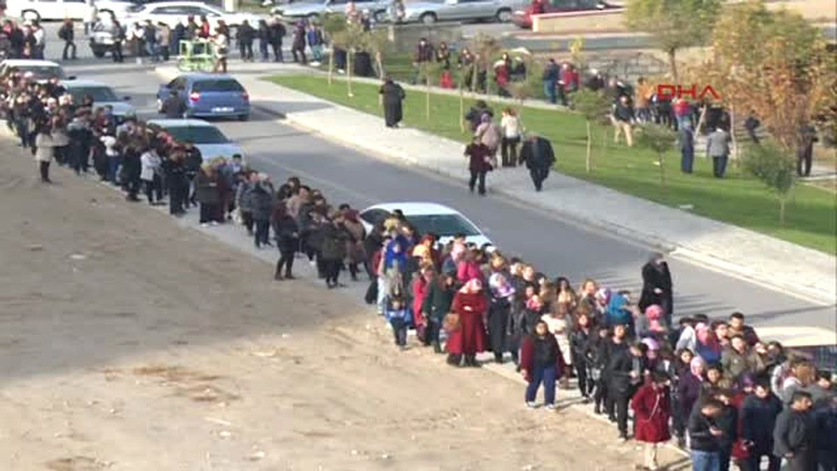 Isparta Iş Başvurusunda Metrelerce Kuyruk