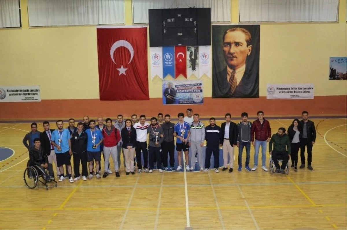 Karaman\'da Düzenlenen Atatürk\'ü Anma Masa Tenisi Müsabakaları Sona Erdi