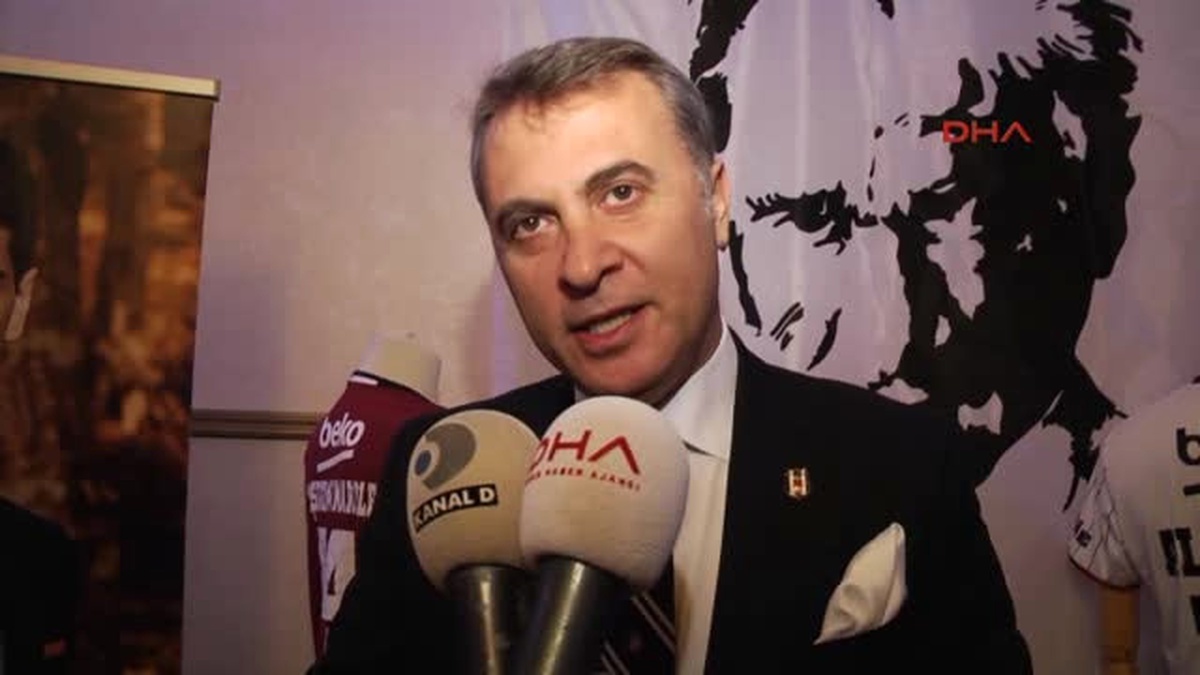 New York\'ta Beşiktaş Coşkusu...hakan Altun\'dan Beşiktaş Için Yeni Besteler