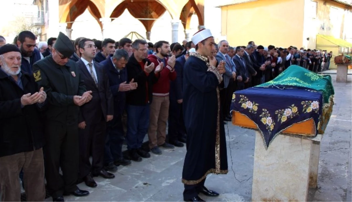 Sarılarak Öldüler, Yan Yana Defnedildiler