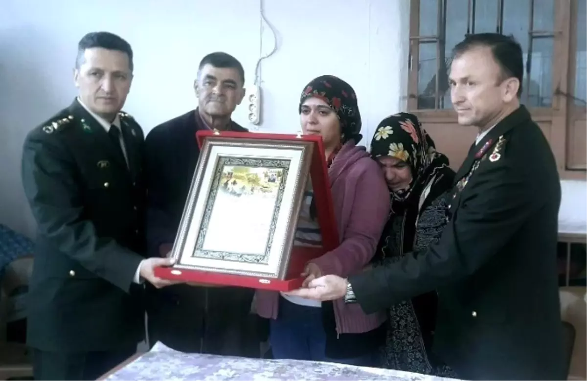 Şehit Ailelerine 'Şehadet Belgesi' Verildi