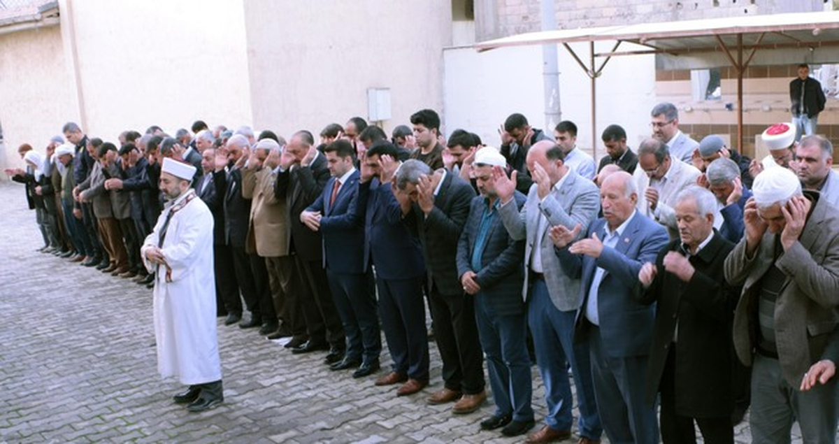 Şehit Kaymakam Safitürk İçin Gıyabi Cenaze Namazı Kılındı