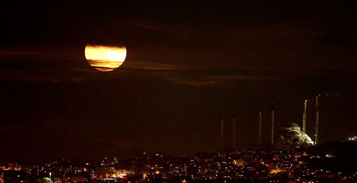 Süper Ay İstanbul\'da Böyle Görüntülendi (2)