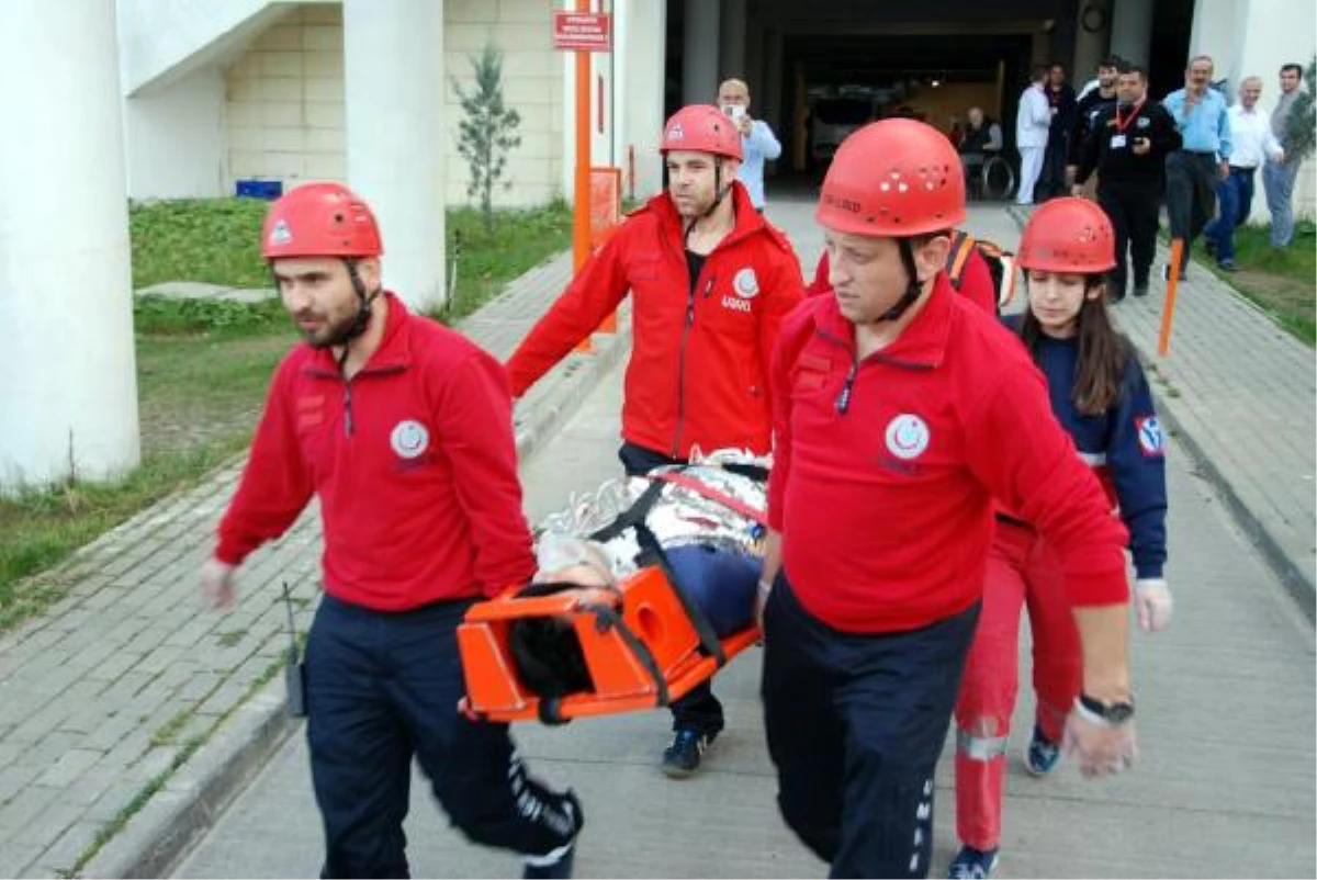 Ünye Devlet Hastanesi\'nde Yangın Tatbikatı