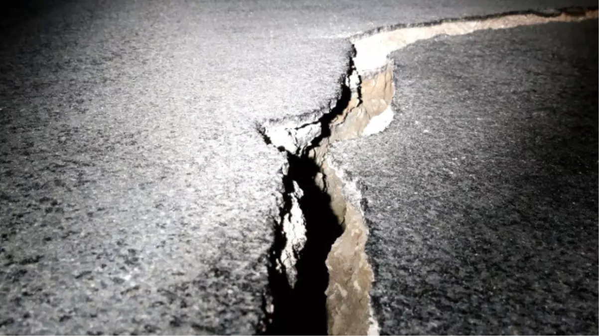 Yeni Zelanda\'daki 7.5\'lik Depreme Süper Ay mı Sebep Oldu?