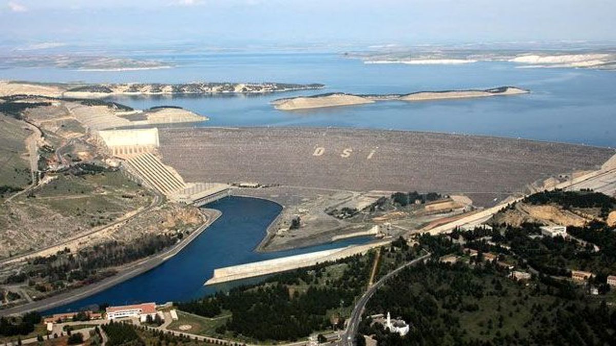 Atatürk Barajı Tek Başına Türkiye'ye Yetiyor
