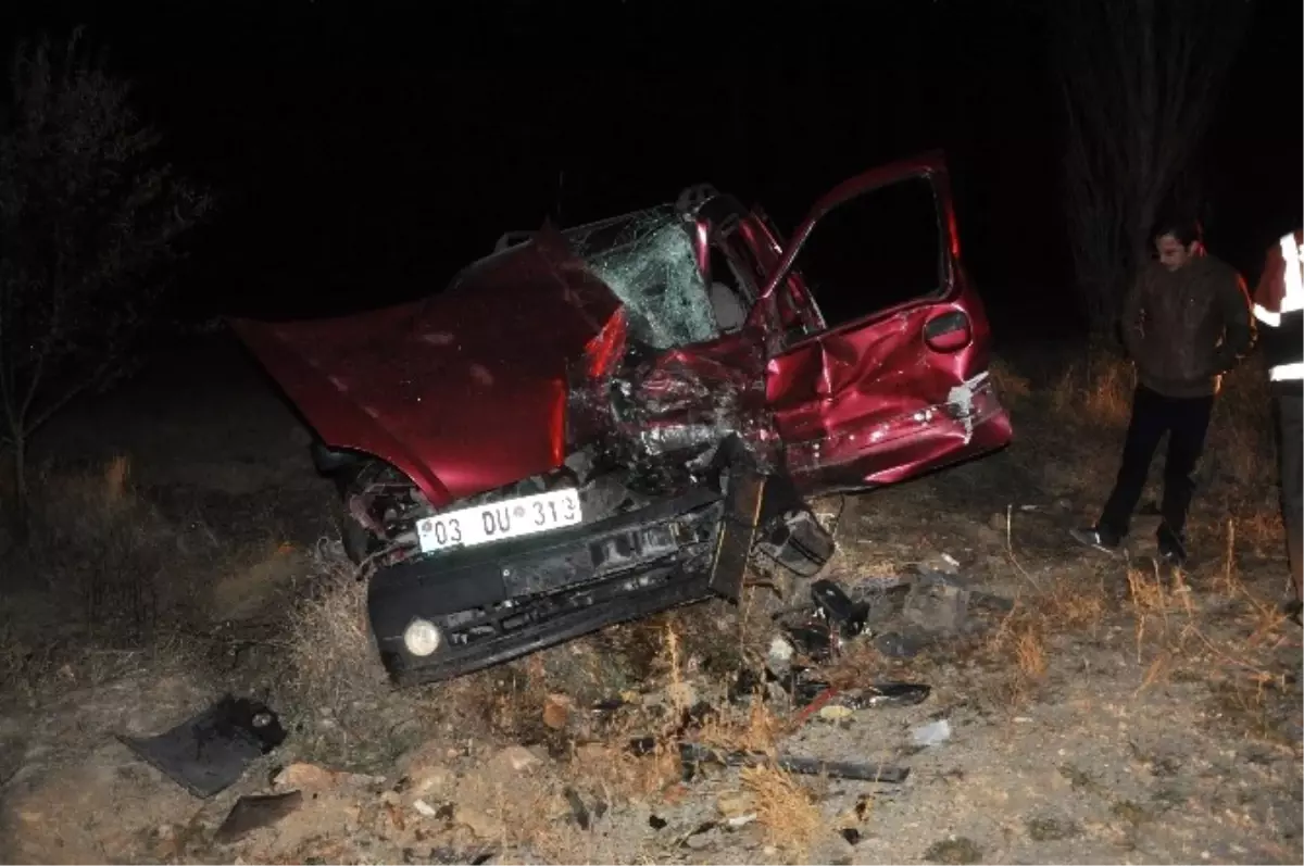 Afyonkarahisar\'da Trafik Kazası: 3 Ölü, 4 Yaralı