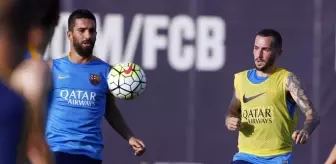 Aleix Vidal'den Verim Alamayan Barcelona, Darijo Srna'yı Gündemine Aldı