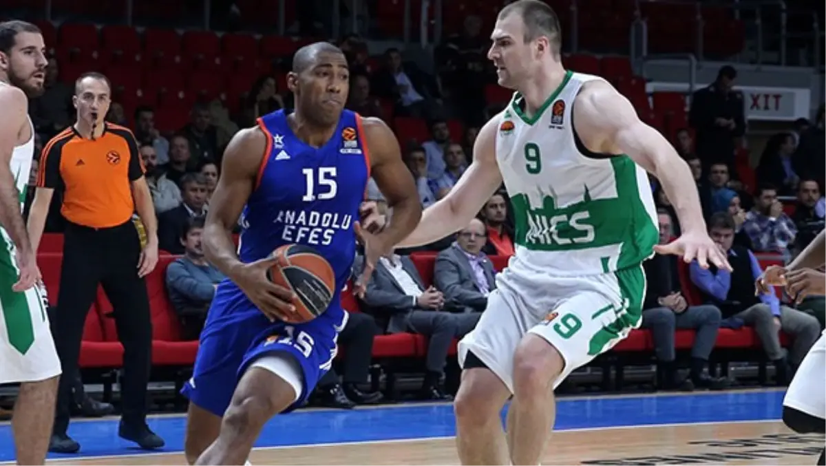 Anadolu Efes: 104 - Unics Kazan: 99