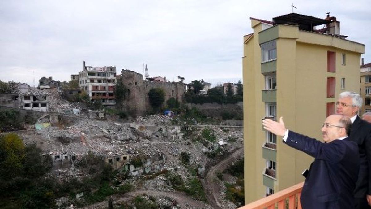 Başkan Gümrükçüoğlu, Tabakhane ve Meydan\'da İncelemelerde Bulundu