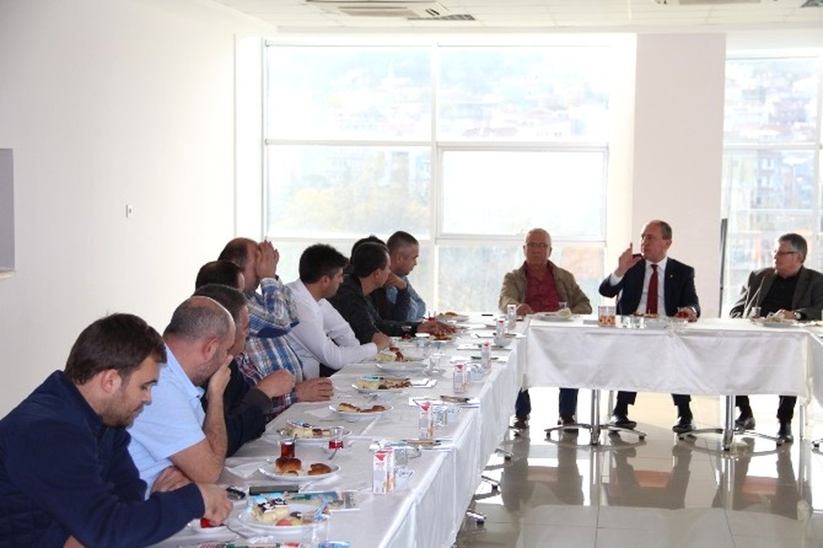 Başkan Işık, Spor Kulüpleri ve Dernek Temsilcileriyle Bir Araya Geldi