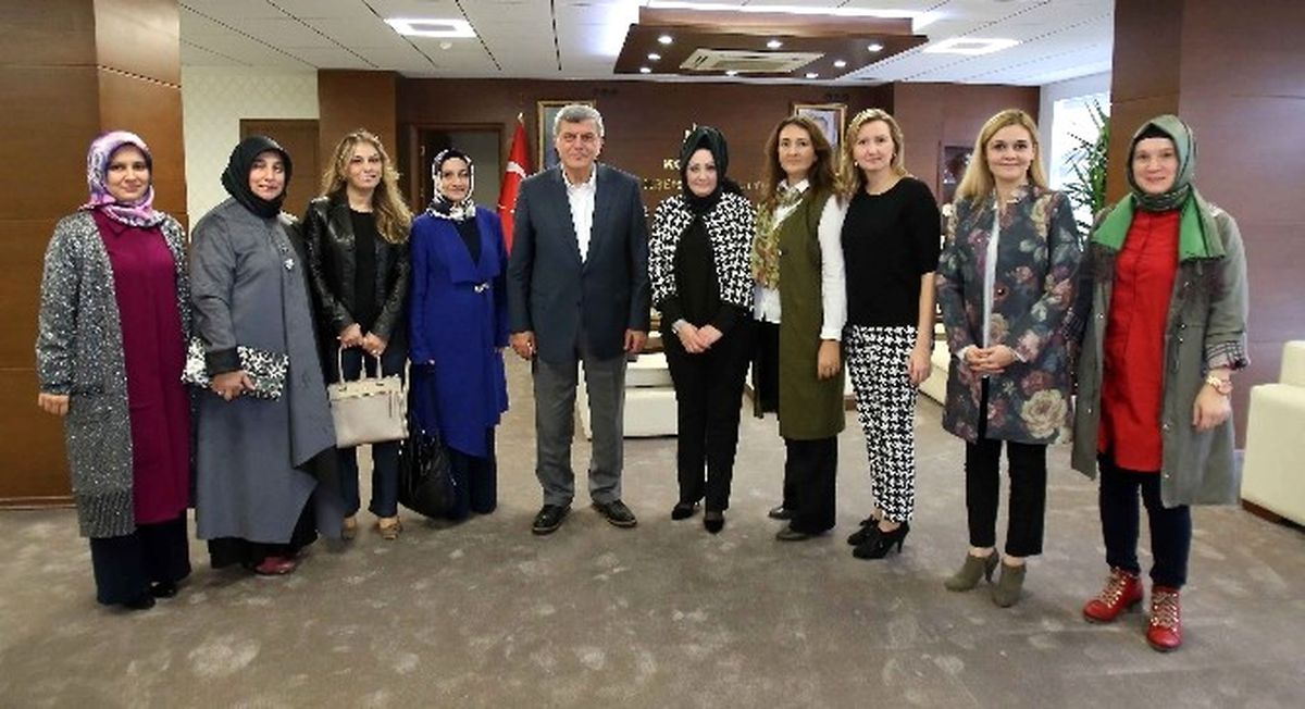 Başkan Karaosmanoğlu: "Türkiye, Kadınlarımız ve Gençlerimizle Kalkınacak"
