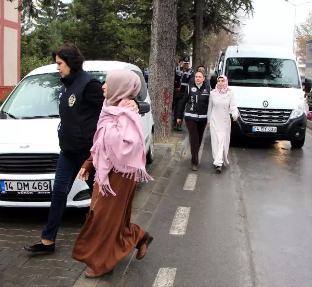 Bolu\'da Fetö Soruşturmasında 12 Öğretmen Adliyede