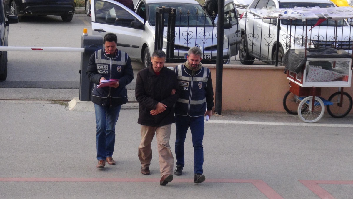 Edirne\'de Fetö\'nün Memur \'Abisi\' Tutuklandı
