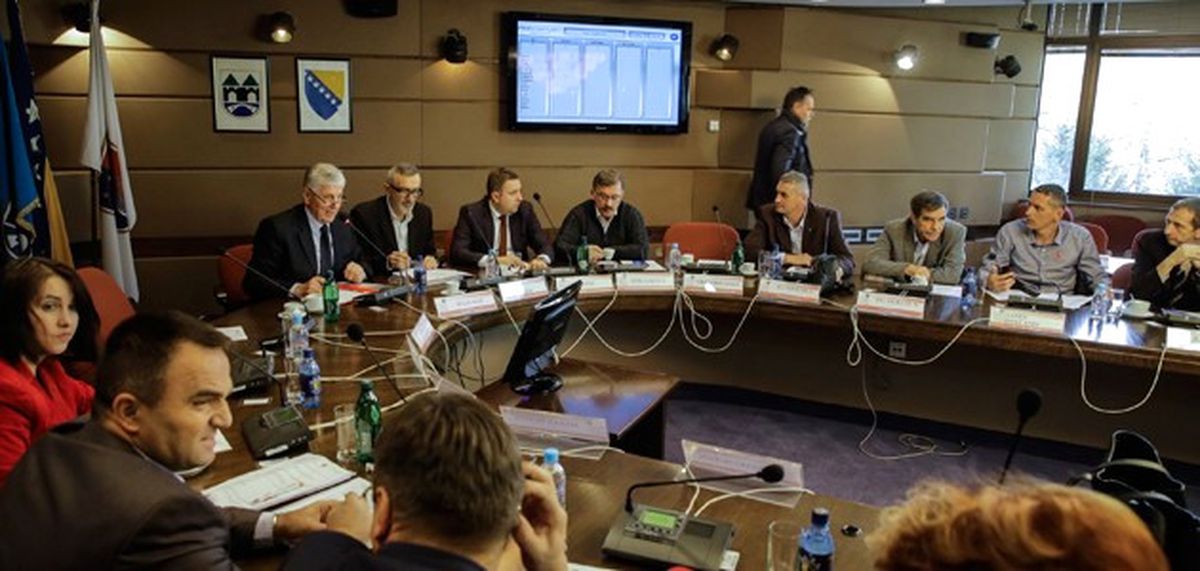 Fetö\'cü Öğretmene Plaket Kararı" İptal Edildi