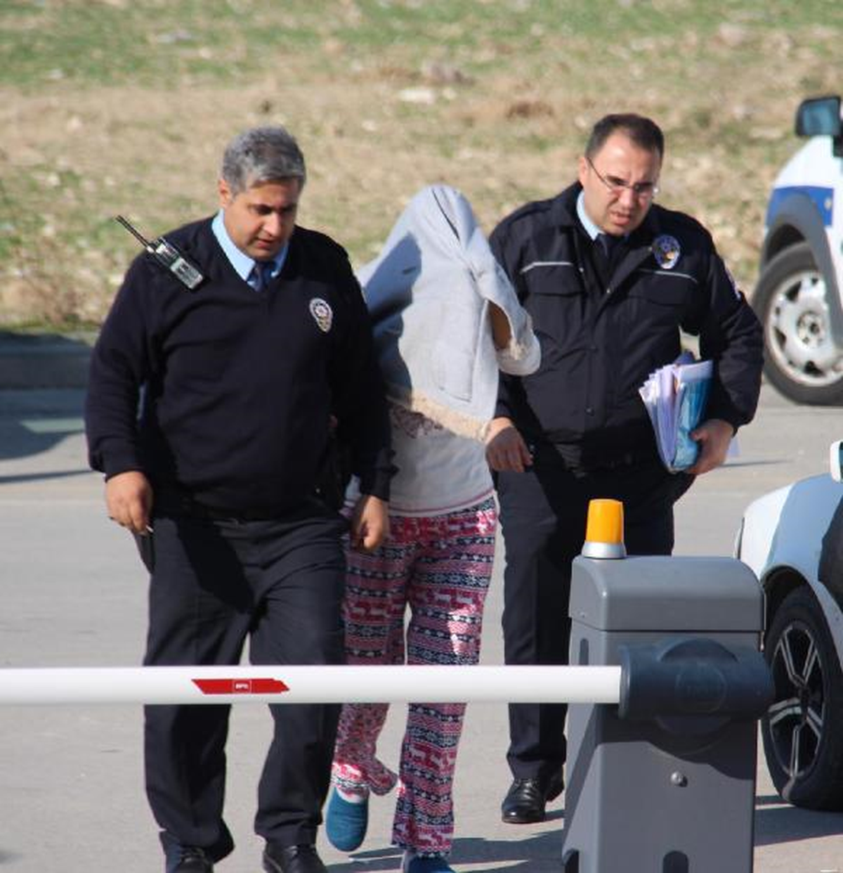 Sevgilisine Kızıp, Karnındaki İkiz Bebekleri Öldürmek İstedi