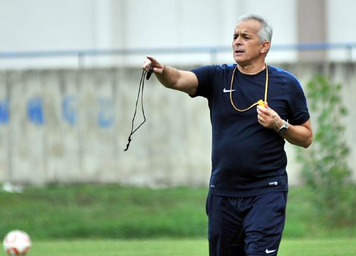 İnegölspor Özdemir\'le Yolunu Ayırdı
