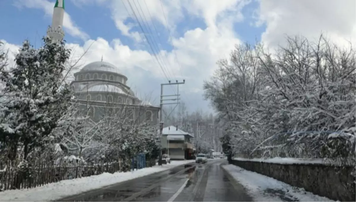 Kartepe Beyaza Büründü