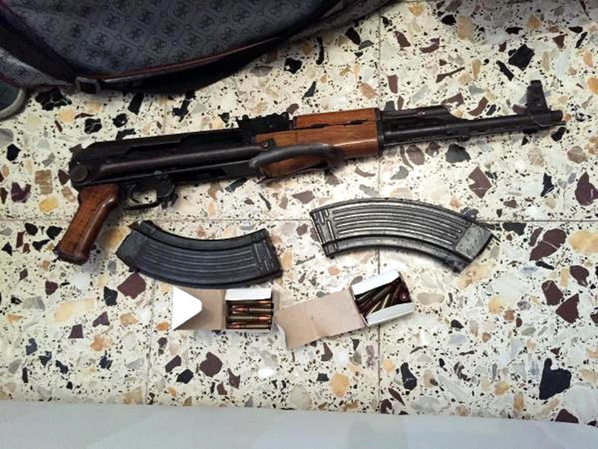 Macro\' Uyuşturucu Aramasında Kalaşnikof Buldu