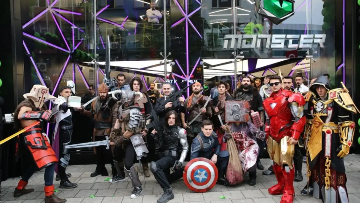 Monster, Kadıköy'de!