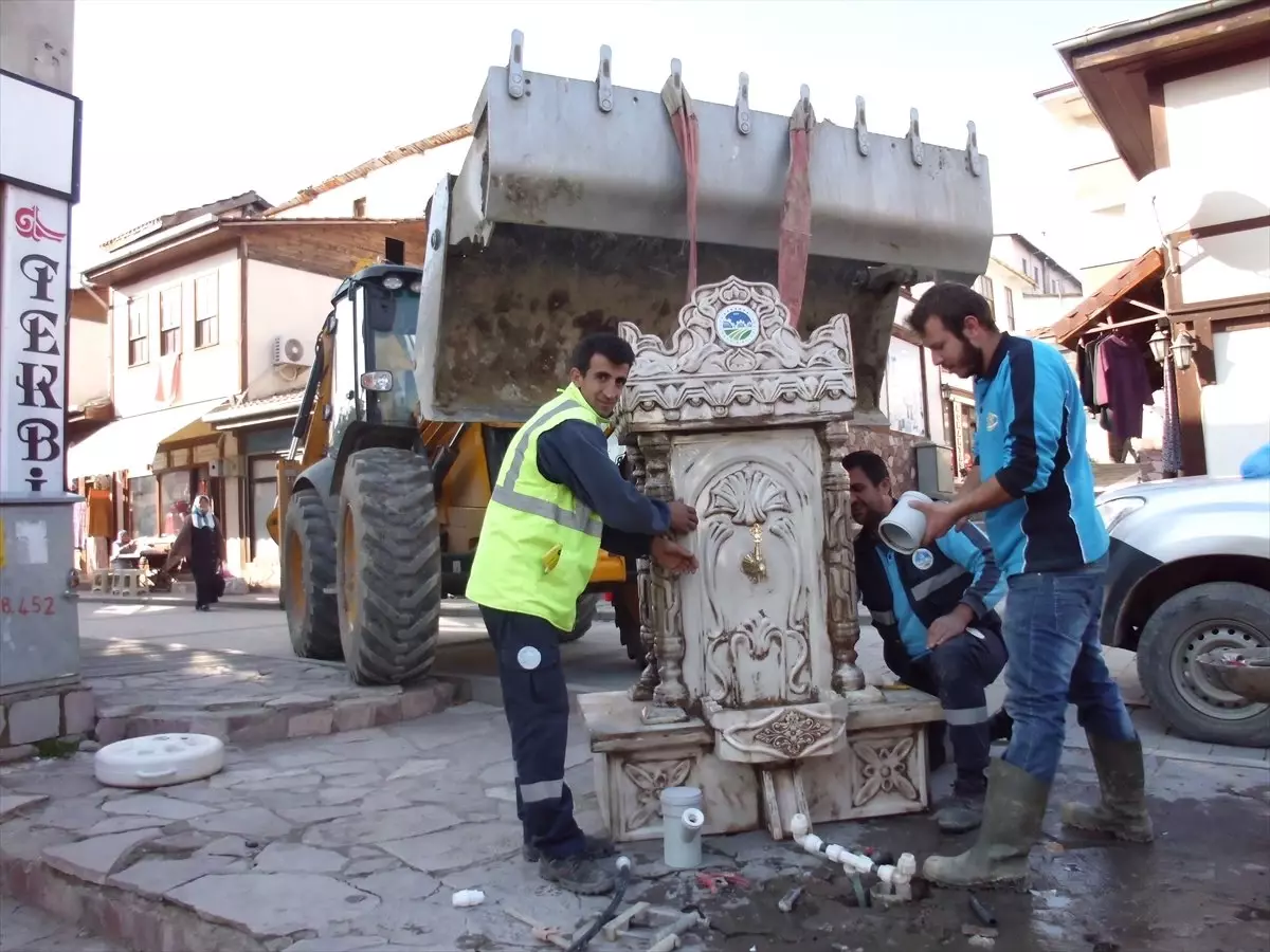 Sakin Şehrin Tarihi Dokusuna Uygun Çeşme Yapılıyor