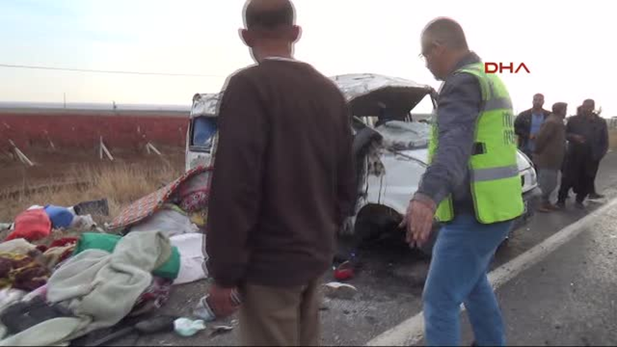 Şanlıurfa Tarım Işçilerini Taşıyan Minibüs Devrildi: 11 Yaralı