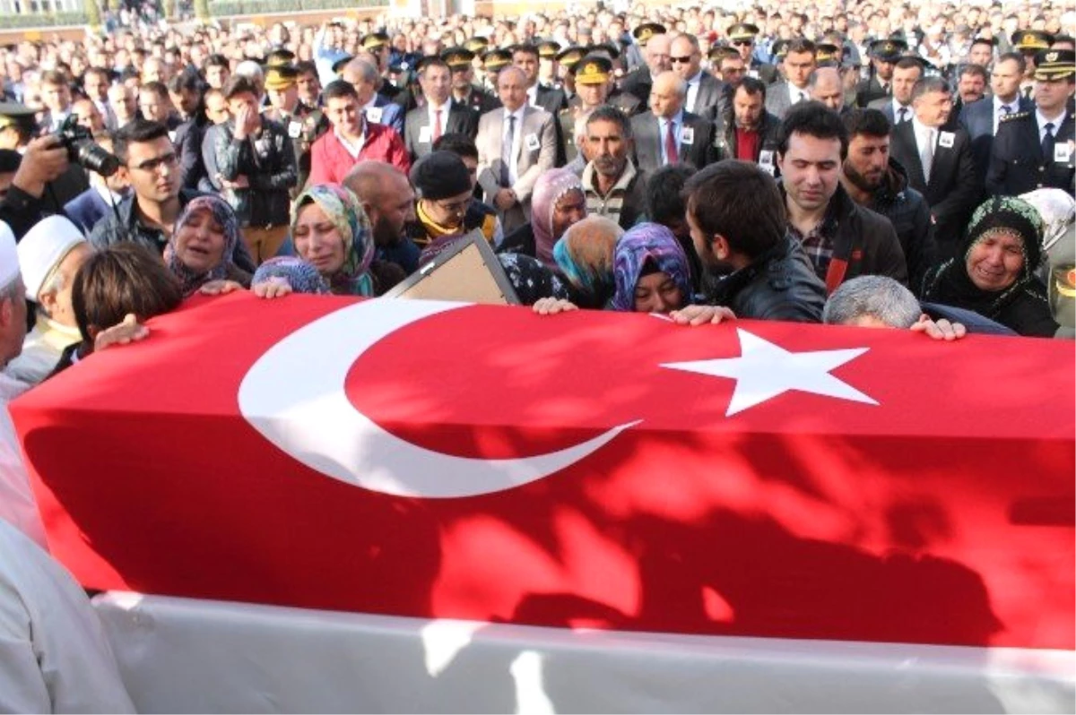 Şehit Uzman Çavuş Doğruöz Son Yolculuğuna Uğurlandı