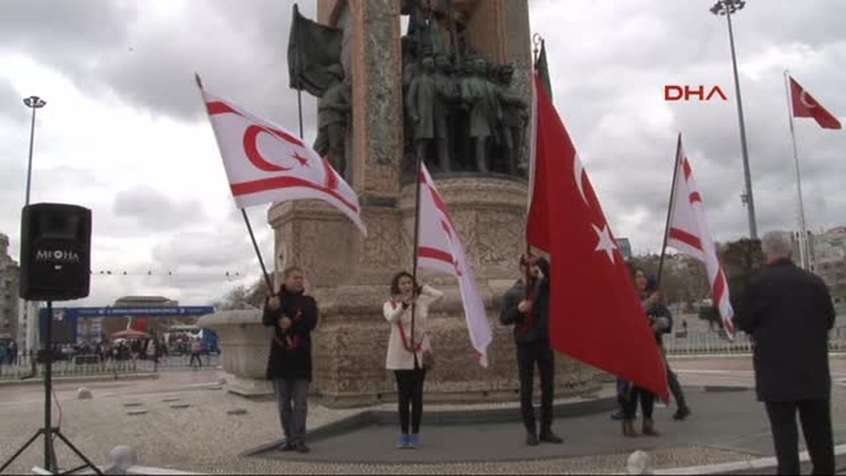 Taksim\'de KKTC\'nin 33\'üncü Yıl Töreni