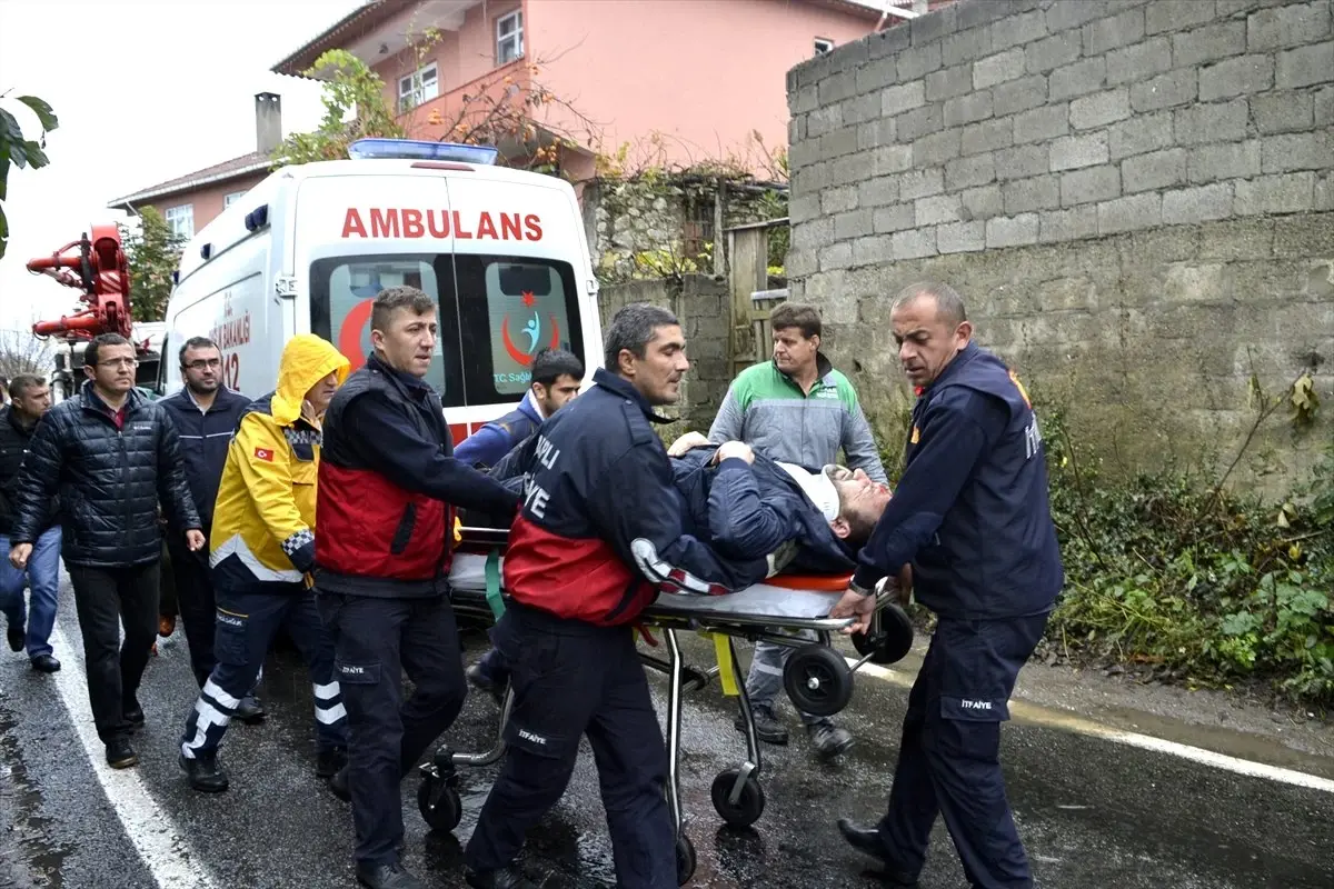 Zonguldak\'ta Trafik Kazası: 2 Yaralı