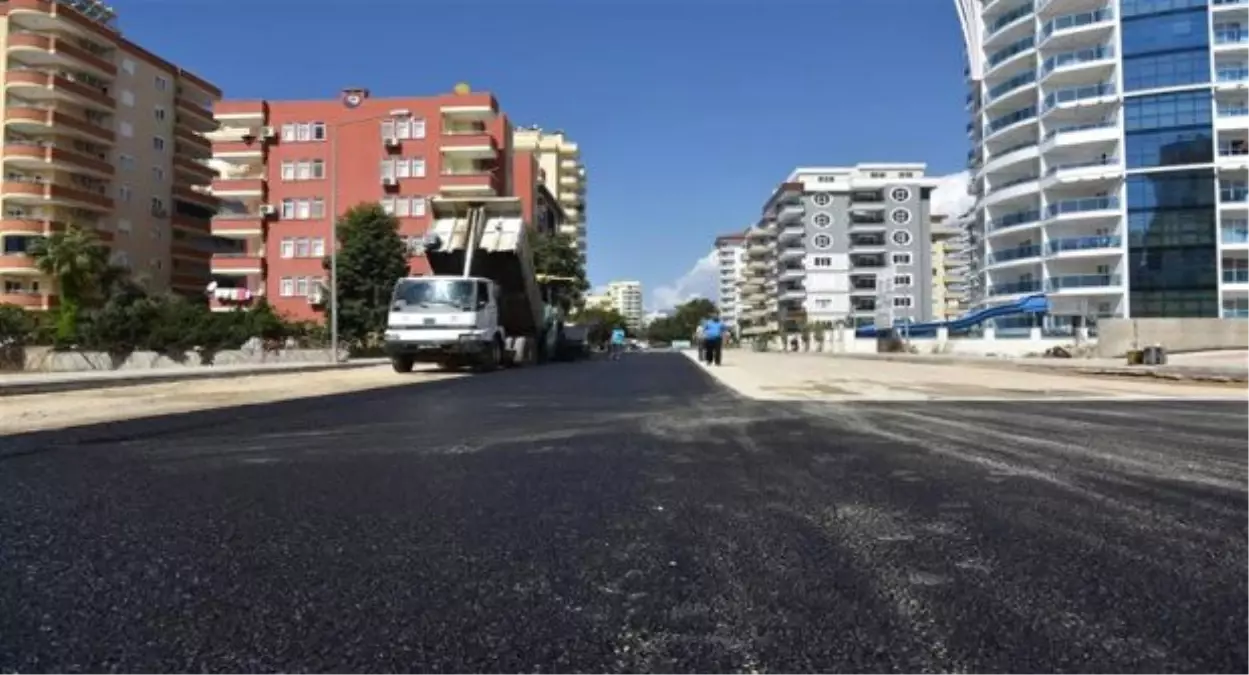 Alanya\'da Yol Asfaltlama Çalışmaları