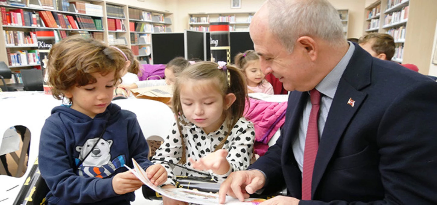 Başkan Akgün, Çocuklara Kitap Okudu